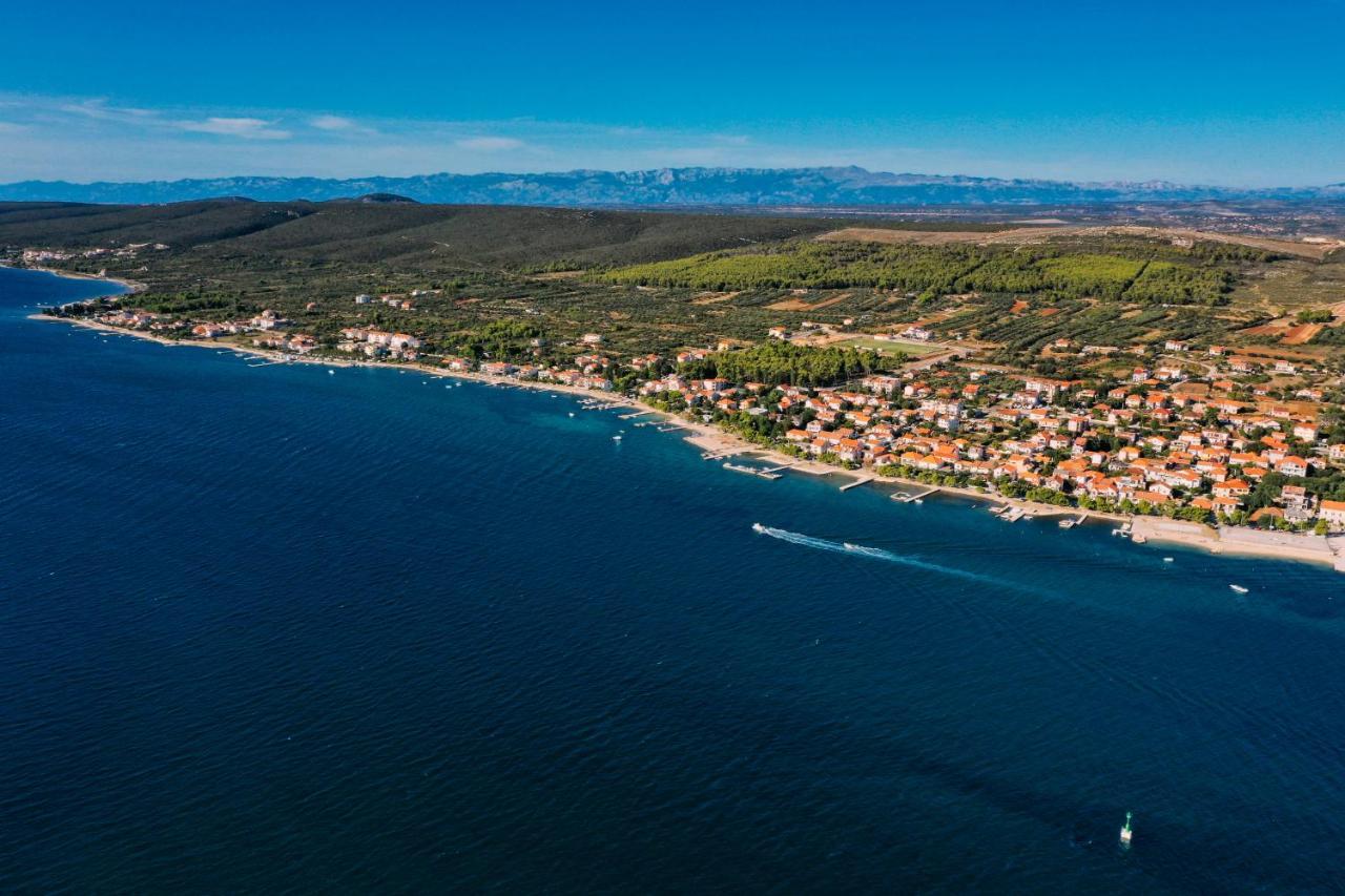 Lanterna Rooms Turanj Bagian luar foto